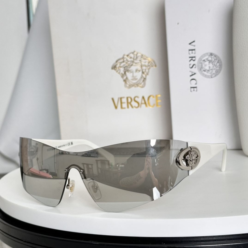 VERSACE